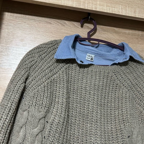Sweater with shirt like new, thick, beige and blue