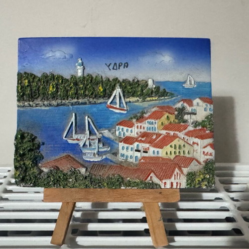 Hydra wall decor new with wooden tripod and hanger