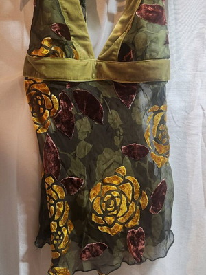 Floral top like new with suede texture, small-medium