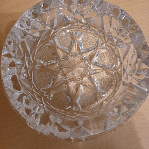 Set of large vintage crystal ashtrays in excellent condition