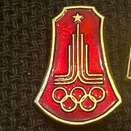 Metallic Moscow 1980 Olympic Games Pin like new