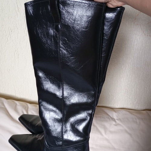H&M black boots size 40 like new, knee-high with low heel