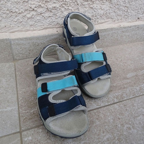Children's sandals used, 2 pairs, size 31, leather