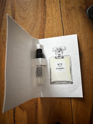 Chanel No5 L'EAU Eau de Toilette 1,5ml δείγμα σε σπρέι