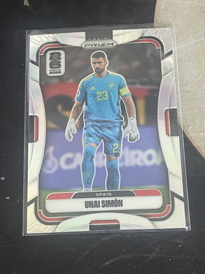 Unai Simon Panini Prizm World Cup card like new