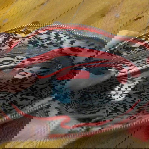 Jessica Simpson Τσάντα Ράφια με 4 τρόπου να το φορέσεις