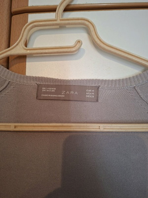 Zara sleeveless knitted vest grey medium like new