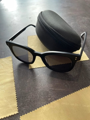 Marjo Jason sunglasses like new, black