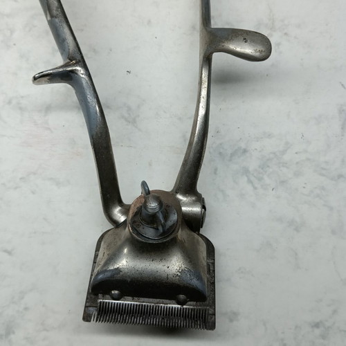 Barber tools used, lot of 10 vintage items including Solingen razors