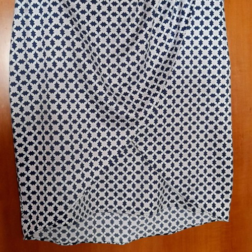 H&M midi skirt white with blue patterns like new, size 40