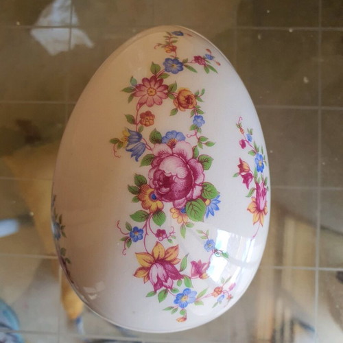 Porcelain decorative egg vintage like new