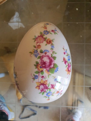 Porcelain decorative egg vintage like new