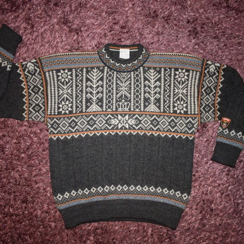 Dale of Norway Trondheim 97 wool sweater like new, colorful, size L