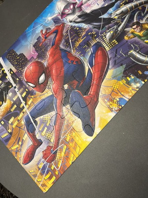 Trefl Marvel Puzzle Maxi 24 κομμάτια για 3 ετών μεταχειρισμένο, κουτί χαλασμένο