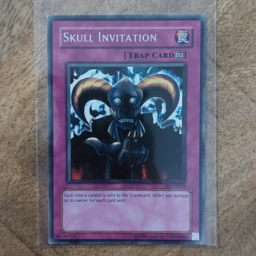 Yu-Gi-Oh Card Skull Invitation V.1 Rare near mint with sleeve
