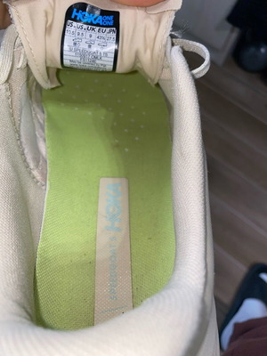 Hoka One One Speedgoat 5 size 43 used beige athletic shoes