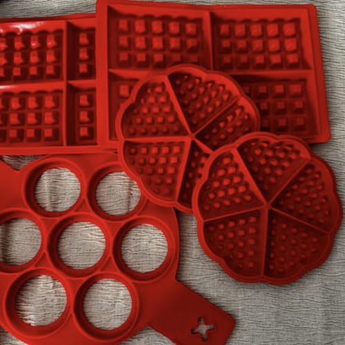 Set for waffles and omelettes