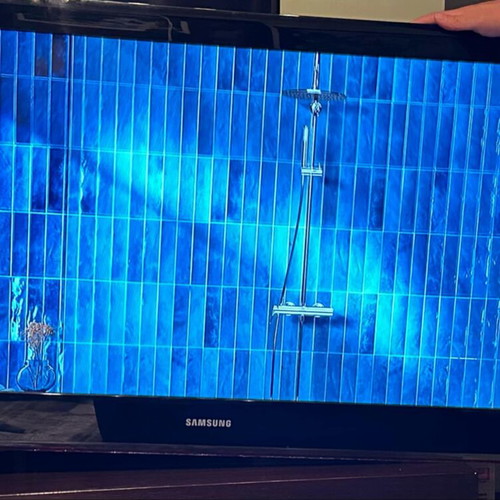 Samsung TV 43" like new, non-smart with built-in decoder