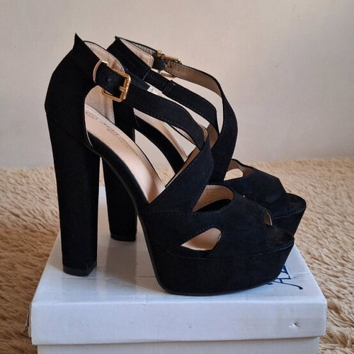 Alta Moda black pumps new, size 37