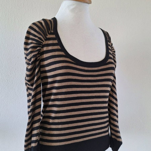 H&M sweater size M like new, black and beige
