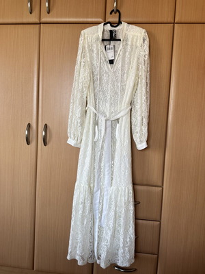 Mat long lace dress new with tag, size M/L, cream shade