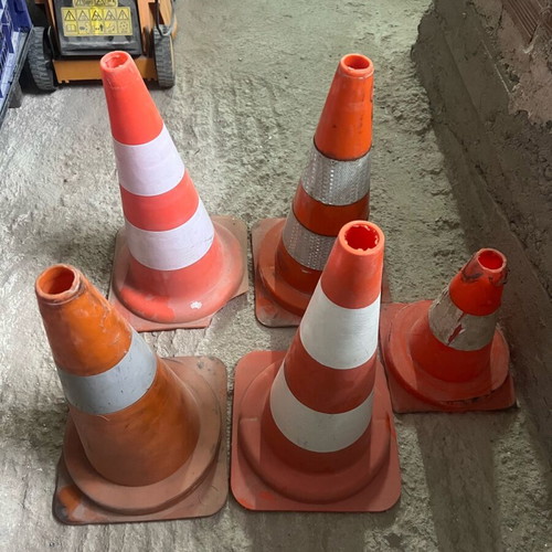 Traffic cones used, good condition