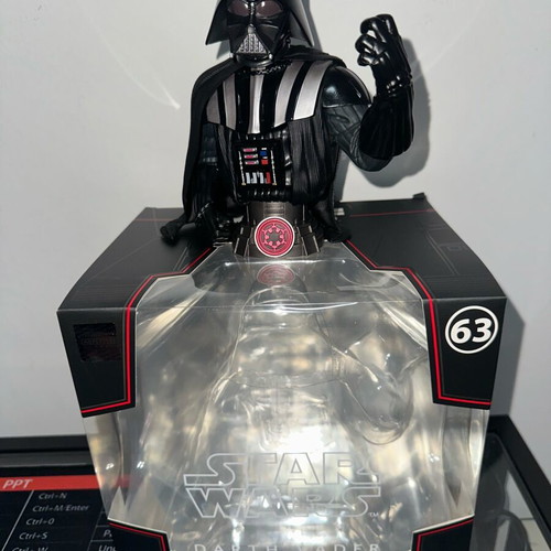 Darth Vader bust Abysse like new with box