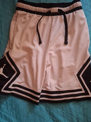 Jordan shorts used, white and black, size XS