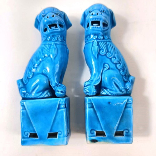 Pair of vintage Chinese Foo Dogs in like new condition, turquoise porcelain