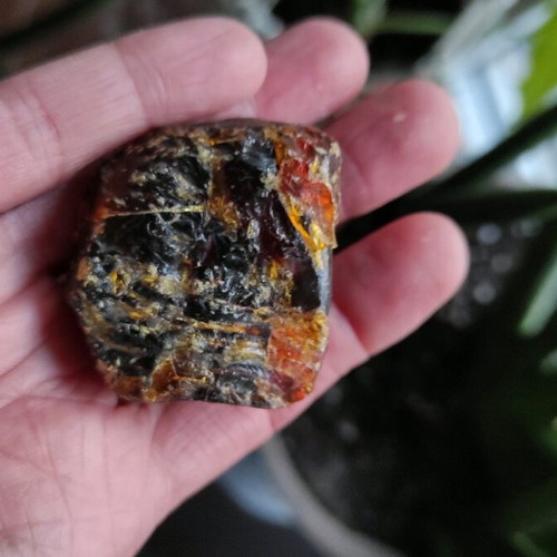 Black amber agate semi-precious stone like new, weight 25.89 g