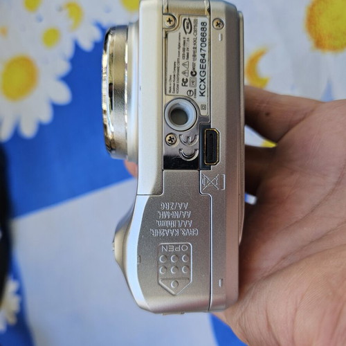 Kodak EasyShare C875 8.0MP Digital Camera silver, like new
