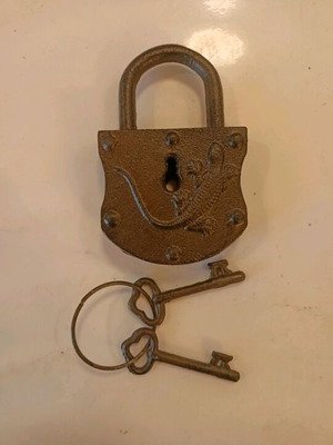 Κλειδαριά καινούργια με 2 κλειδιά