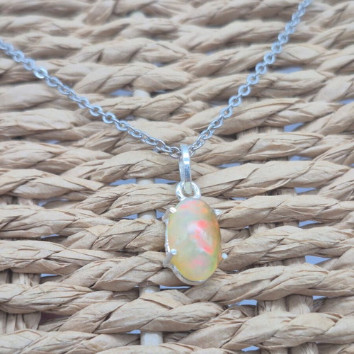 Ethiopian Opal Silver 925 Necklace new, 7 carat gemstone