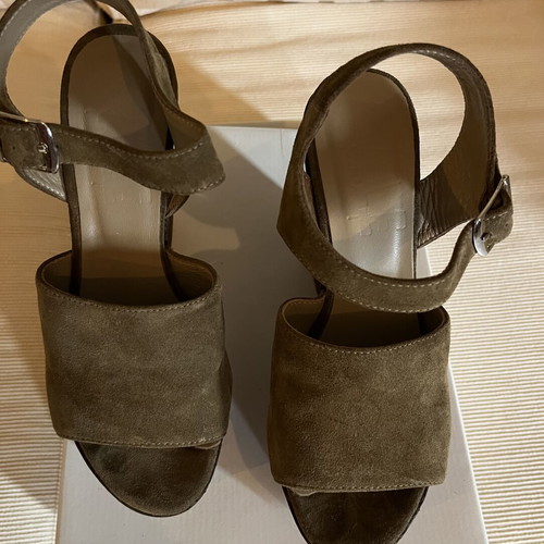 A.L.E. women's leather platform sandals like new, size 38