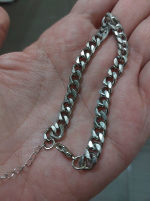 Men's iron chain bracelet like new, silver color
