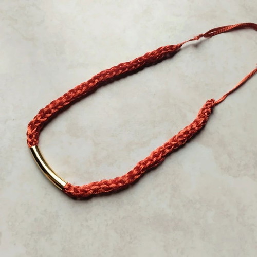 Minimal necklace in burned orange, like new