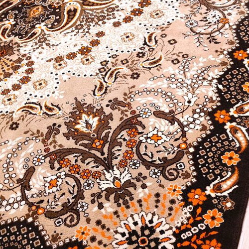 Wool rug 2.50x3.50 like new with floral and lachouria patterns