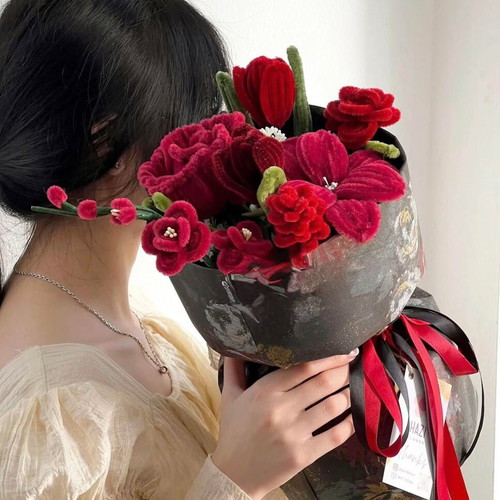 Delicate bouquet with roses and lilies made to order