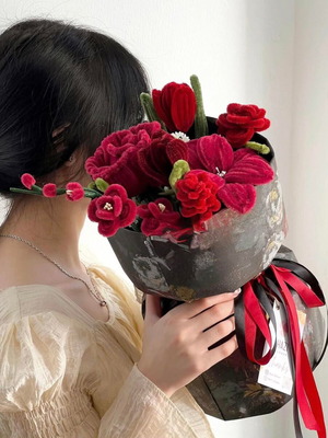 Delicate bouquet with roses and lilies made to order