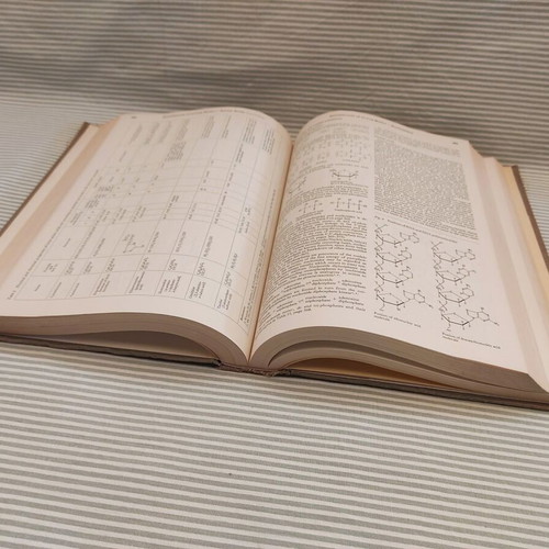 Documenta Geigy Scientific Tables 6th Edition 1962 used