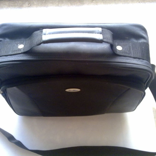 Black laptop bag with shoulder strap and 2 zippers