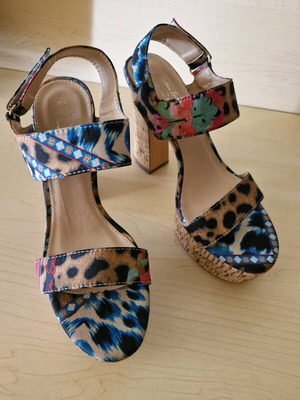 Shoes platform sandals new, size 39, multicolor