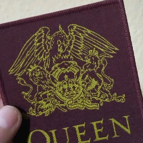 Queen embroidered patch like new, burgundy