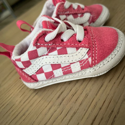 Vans baby shoe pink checkerboard like new, size 16