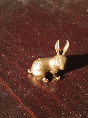 Bronze rabbit figure like new