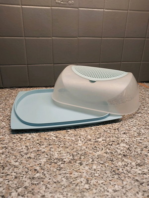 Tupperware cheese container large like new