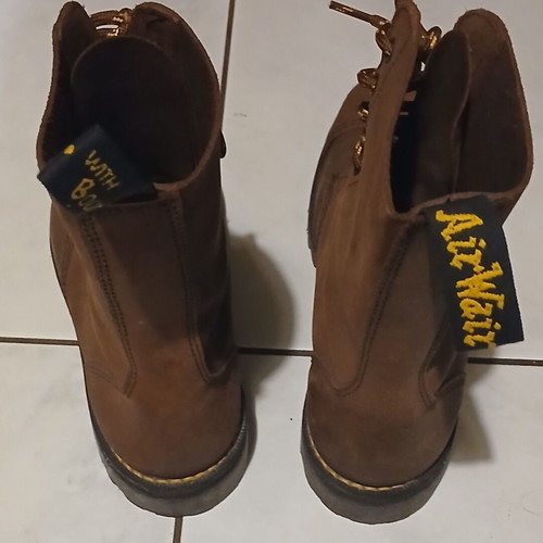 Dr Martens Made in England 10 Eye Steel Toe brown boots like new size 42