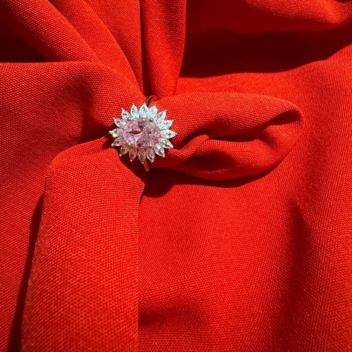 Cocktail ring silver rosette fashion jewelry with pink stone like new