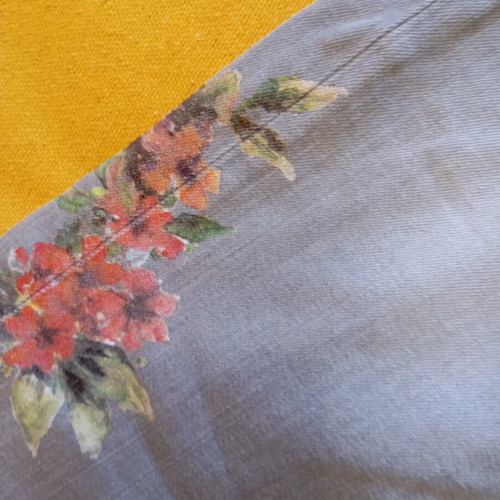 Denim jean Zara like new with floral design, elastic fit