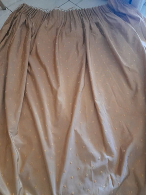 Curtain like new 130 m length × 240 width without transparency
